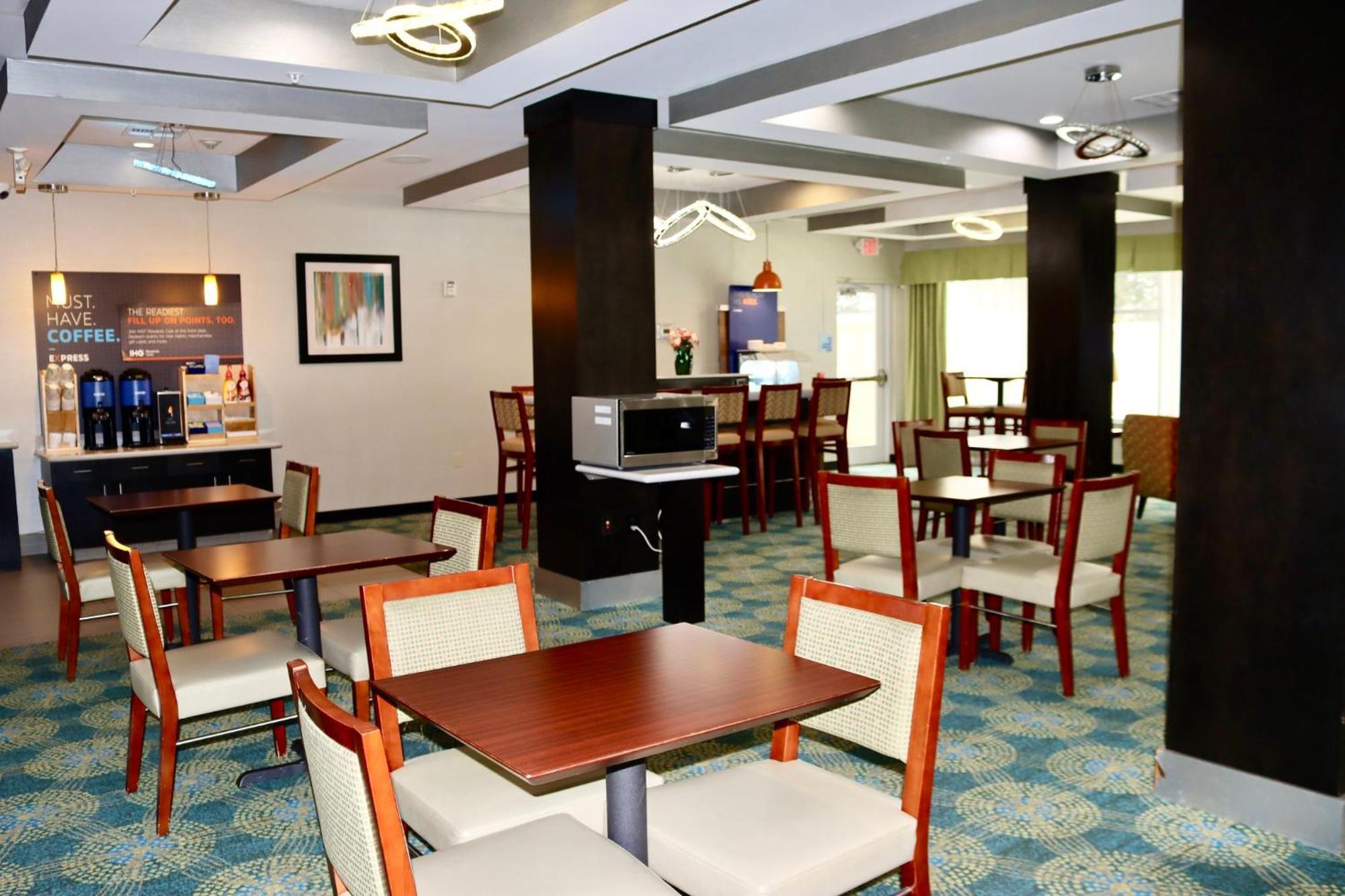 Holiday Inn Express & Suites Houston Northwest-Brookhollow By Ihg Exterior photo