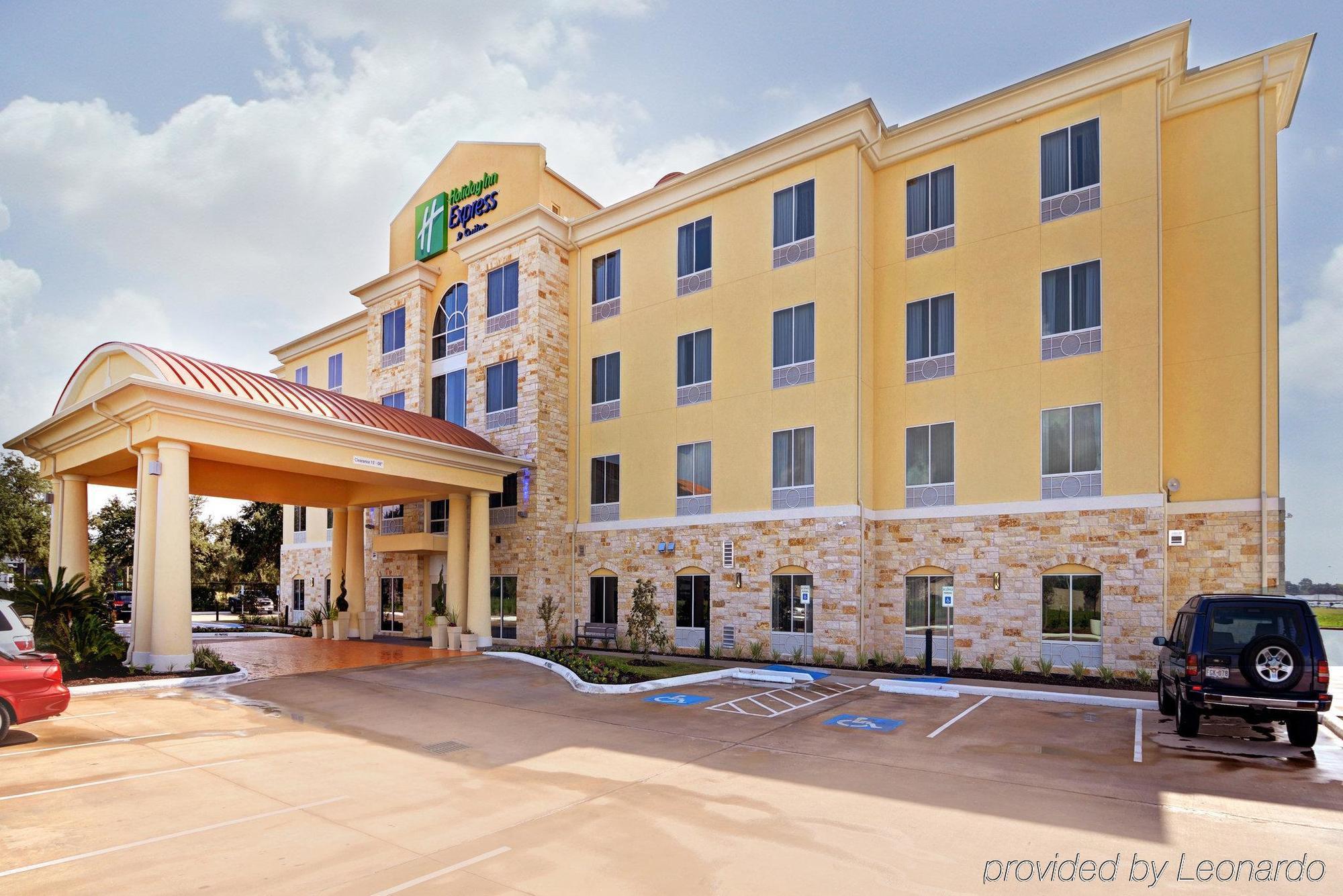 Holiday Inn Express & Suites Houston Northwest-Brookhollow By Ihg Exterior photo